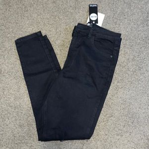 Black skinny jeans